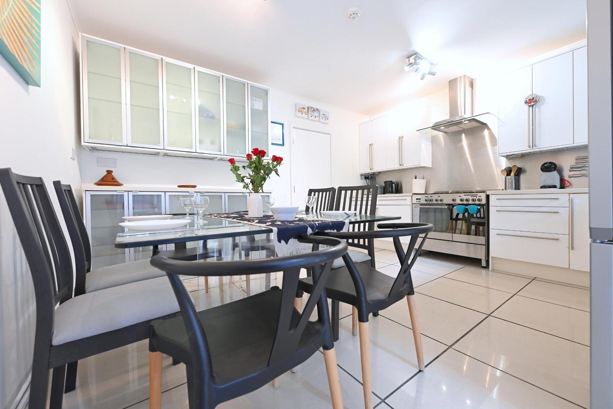 4 Bedroom Patio House Regent'S Park - Parking Londres Exterior foto